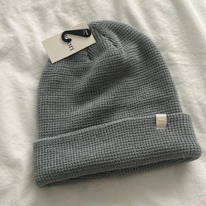 Vuori beanie NWT